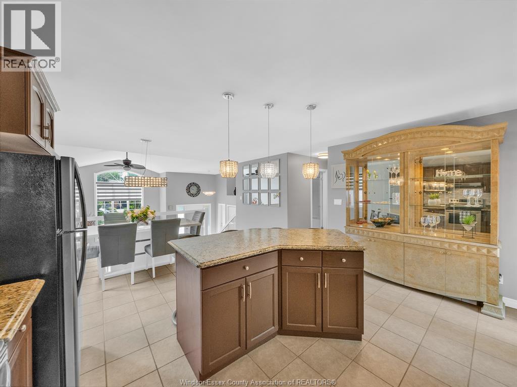 Photo 14 of 549 Birmingham Avenue, Lasalle ON