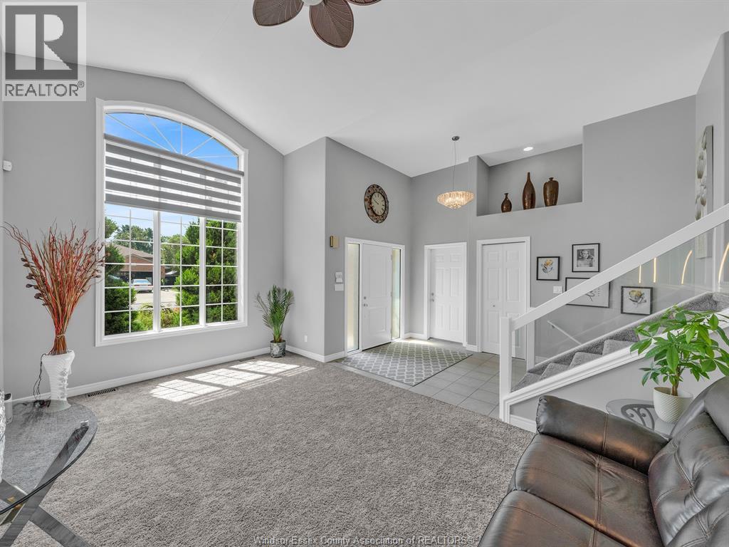 Photo 5 of 549 Birmingham Avenue, Lasalle ON