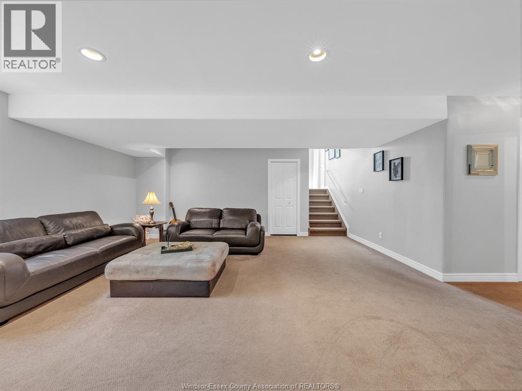 Photo 24 of 549 Birmingham Avenue, Lasalle ON