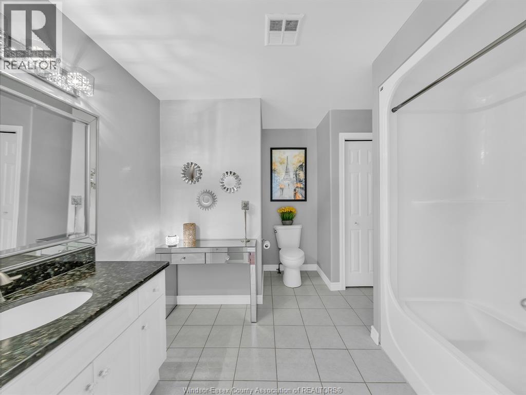 Photo 15 of 549 Birmingham Avenue, Lasalle ON