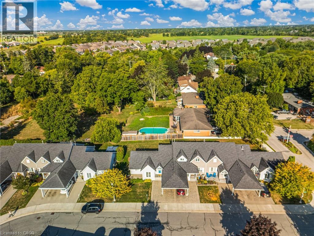 Photo 3 of 8 Garden Drive, Smithville ON