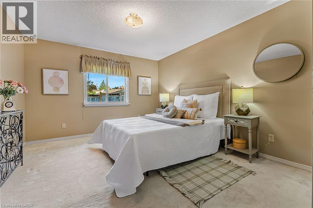 Photo 20 of 8 Garden Drive, Smithville ON