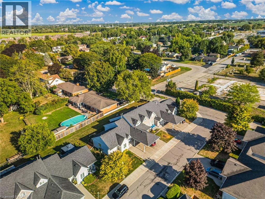 Photo 40 of 8 Garden Drive, Smithville ON