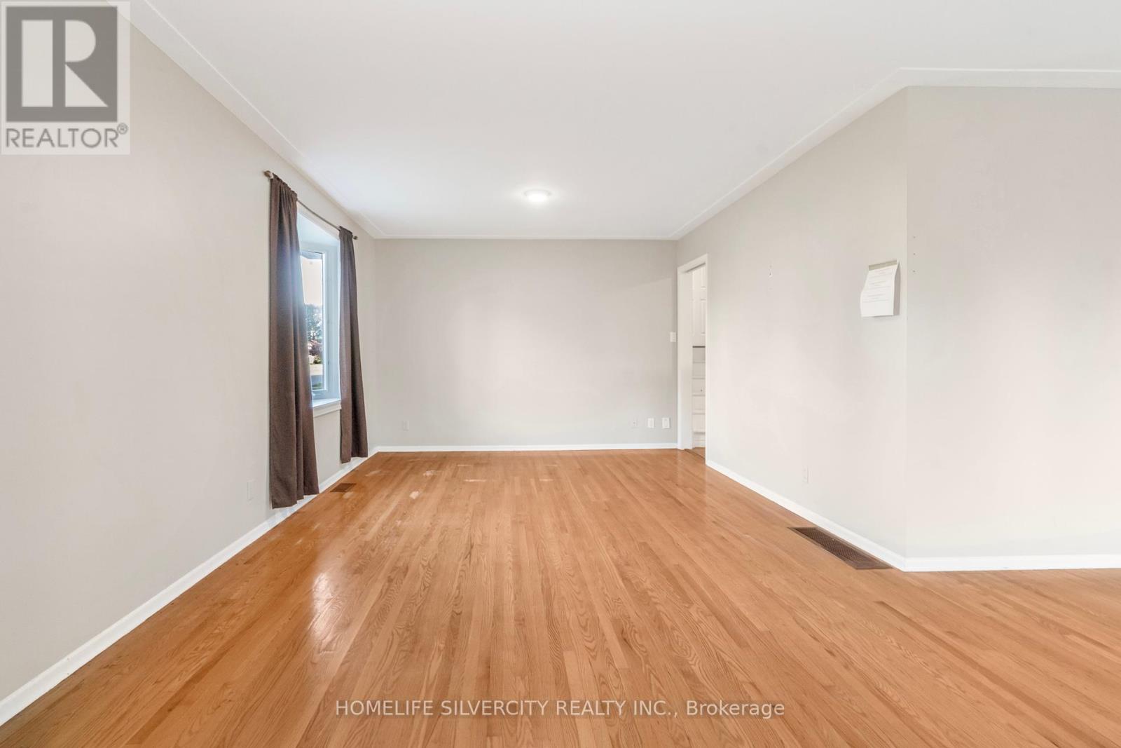 Photo 13 of 35 Lynn Park Avenue, Norfolk ON