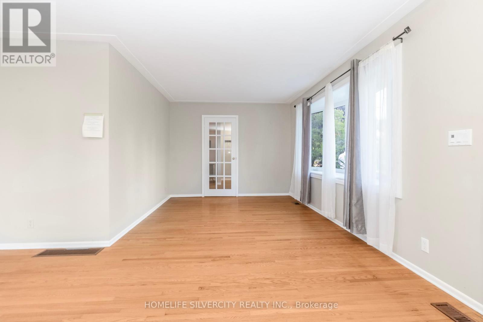 Photo 14 of 35 Lynn Park Avenue, Norfolk ON