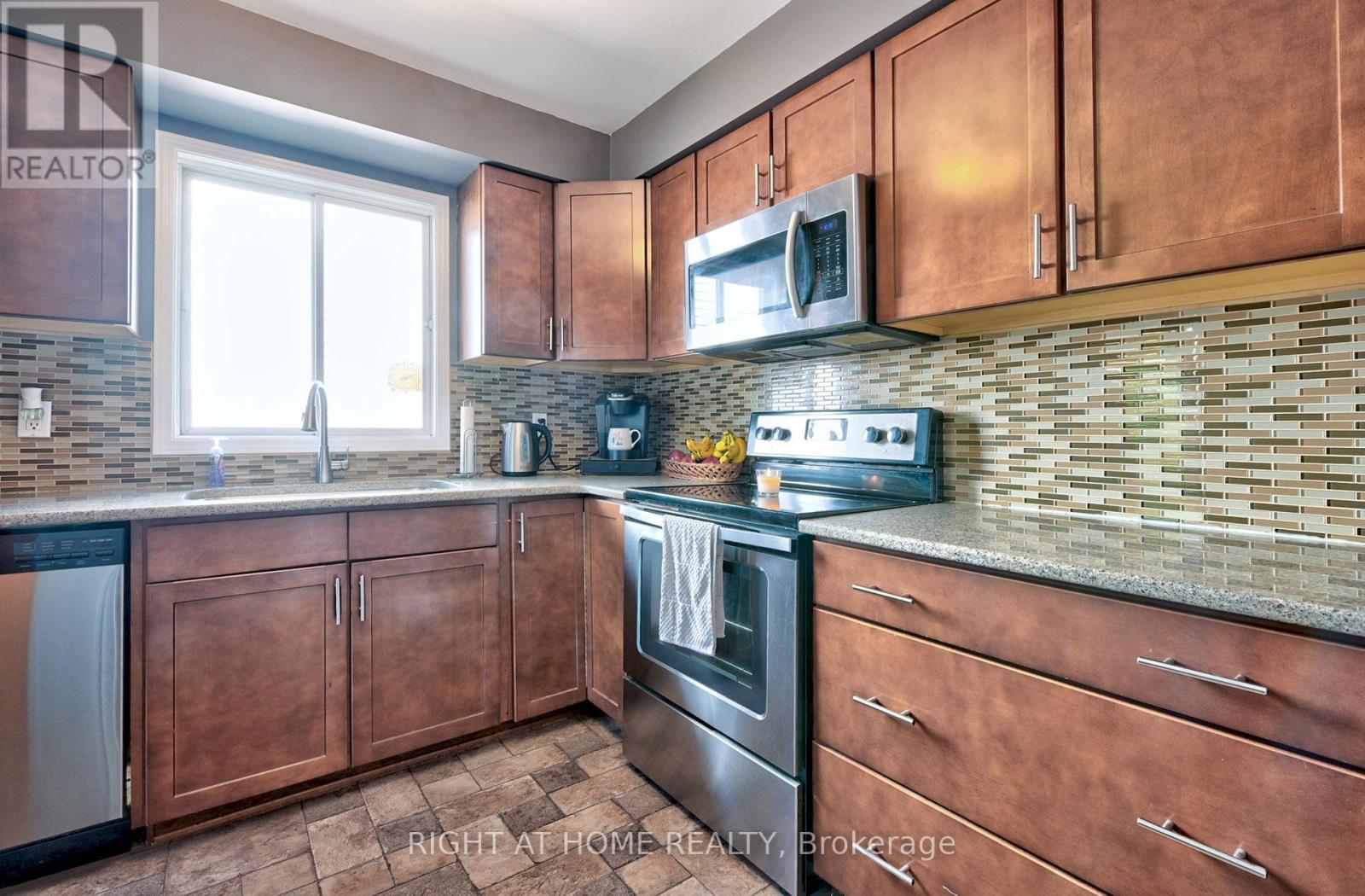 Photo 8 of 144 Trudeau Drive, Clarington ON