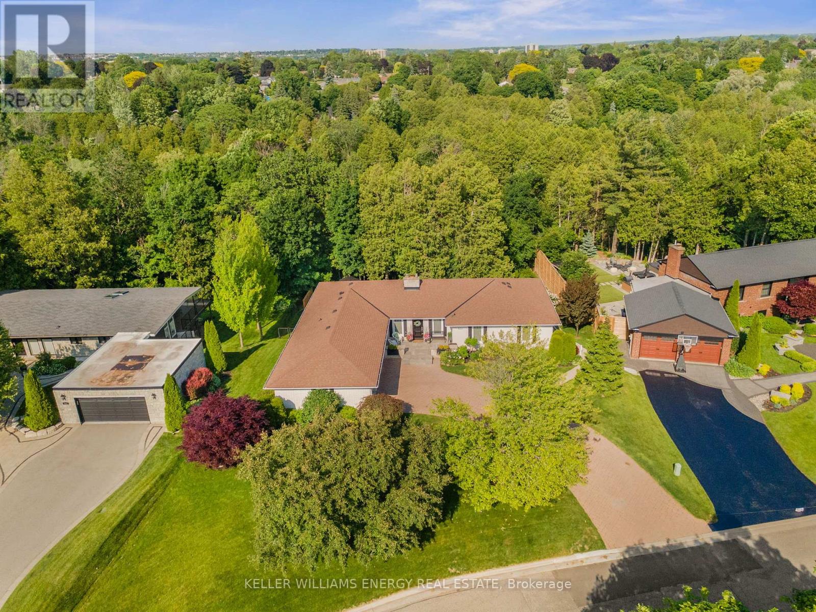 Photo 50 of 833 Glenmanor Drive, Oshawa ON
