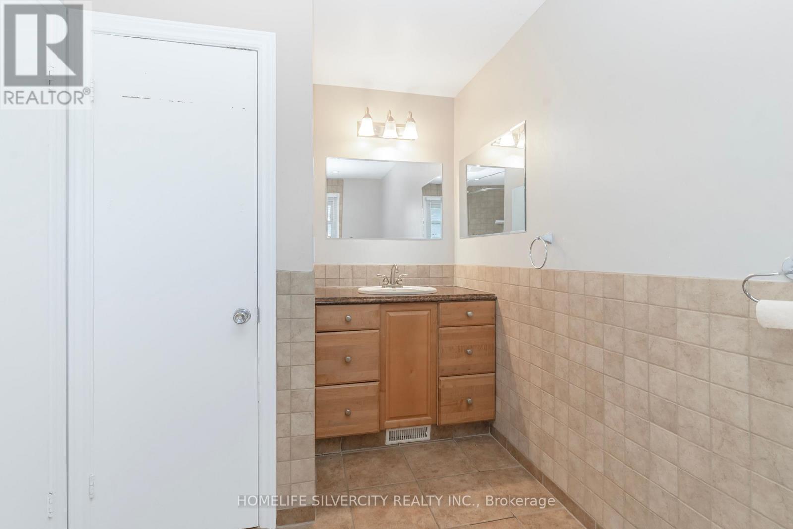 Photo 22 of 35 Lynn Park Avenue, Norfolk ON