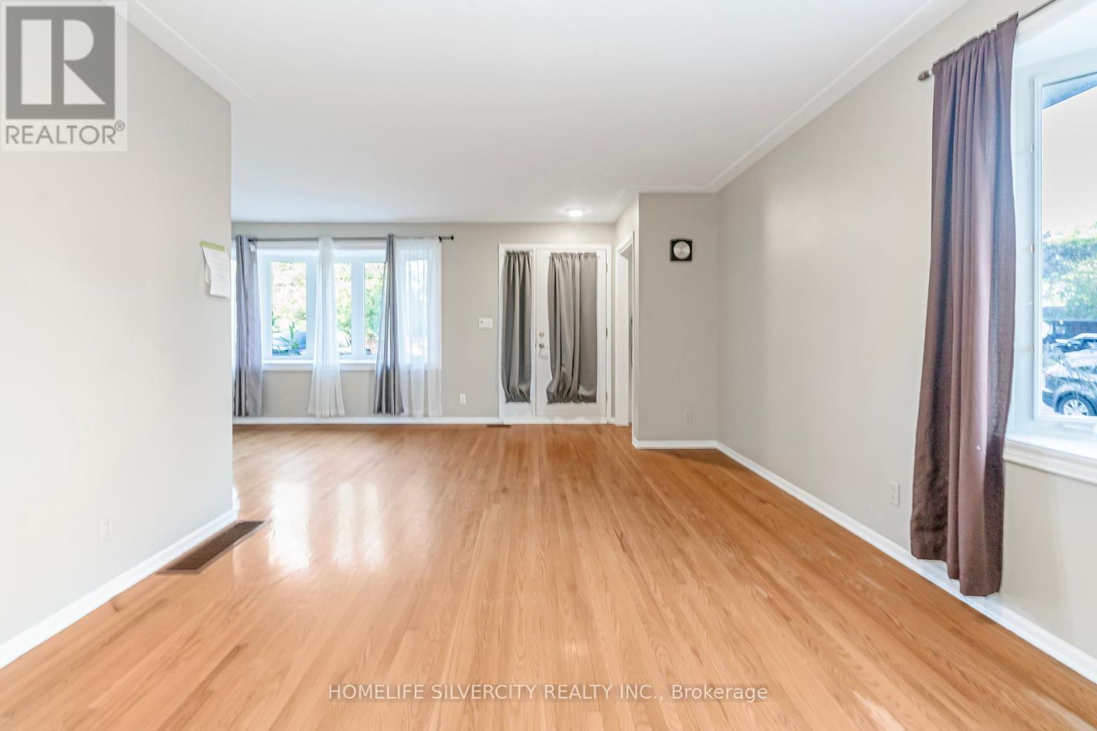 Photo 17 of 35 Lynn Park Avenue, Norfolk ON