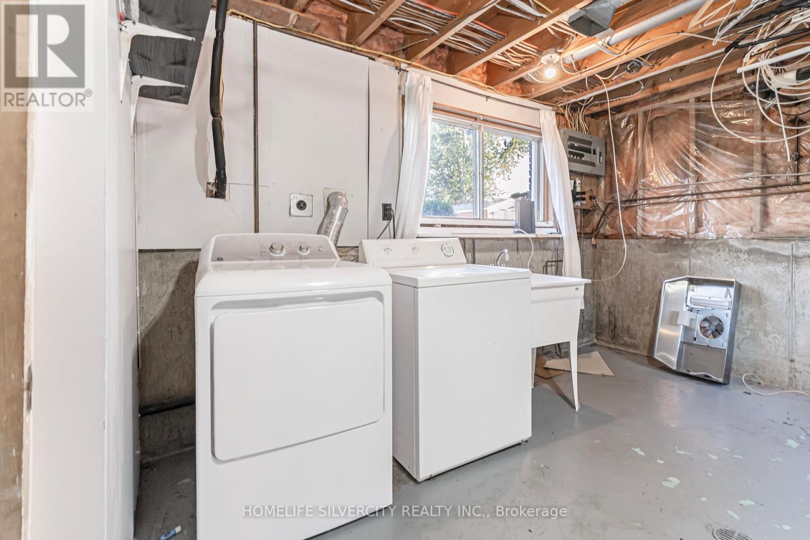 Photo 32 of 35 Lynn Park Avenue, Norfolk ON