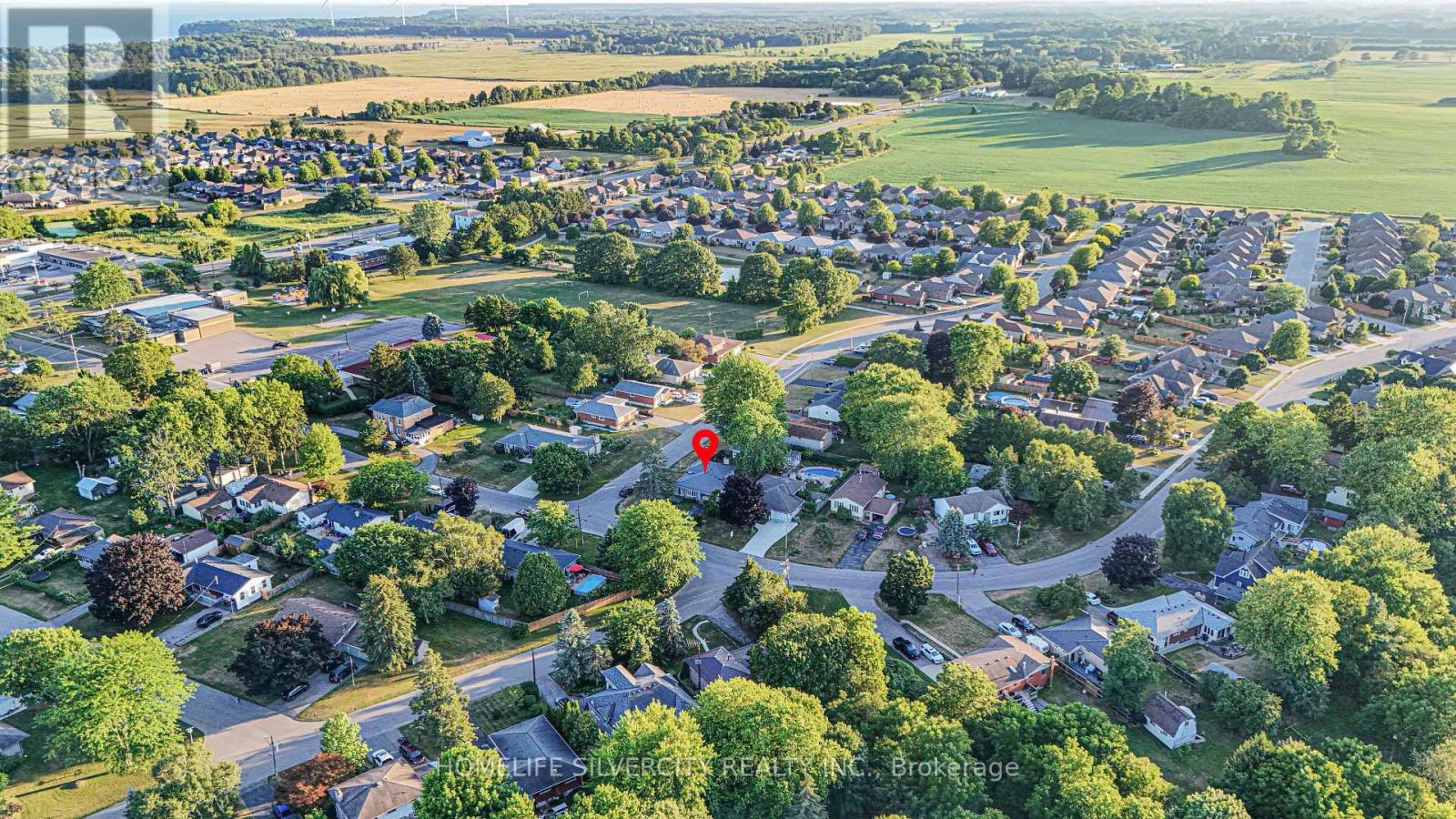 Photo 4 of 35 Lynn Park Avenue, Norfolk ON