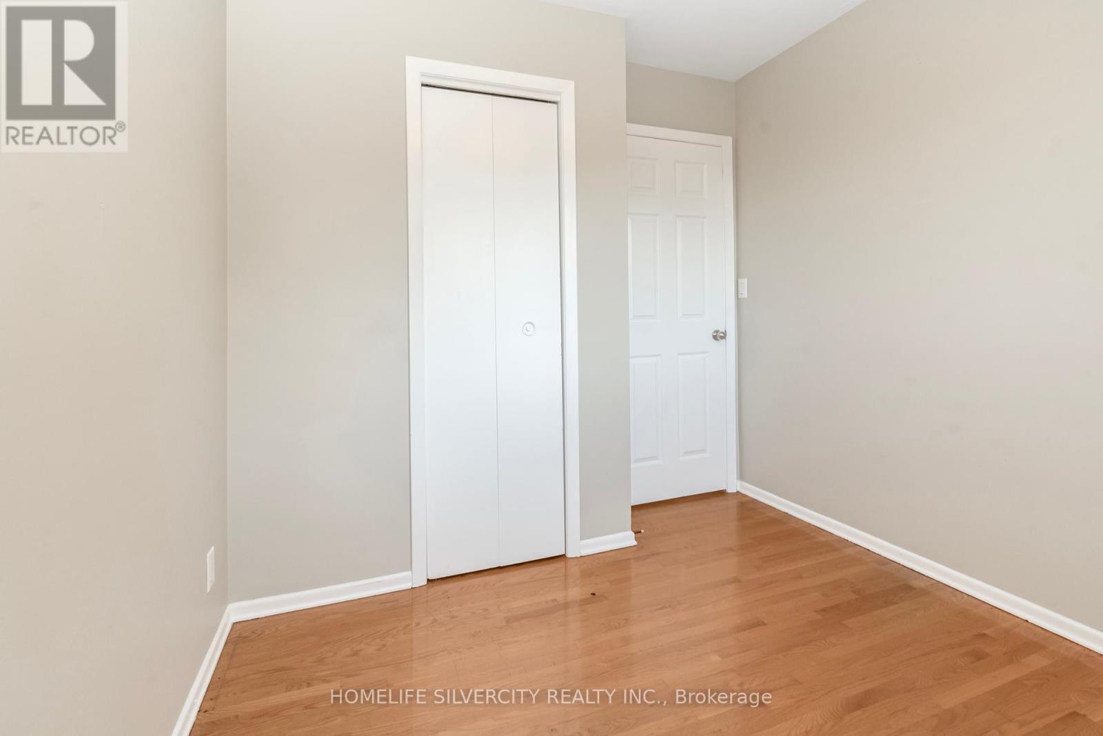 Photo 25 of 35 Lynn Park Avenue, Norfolk ON