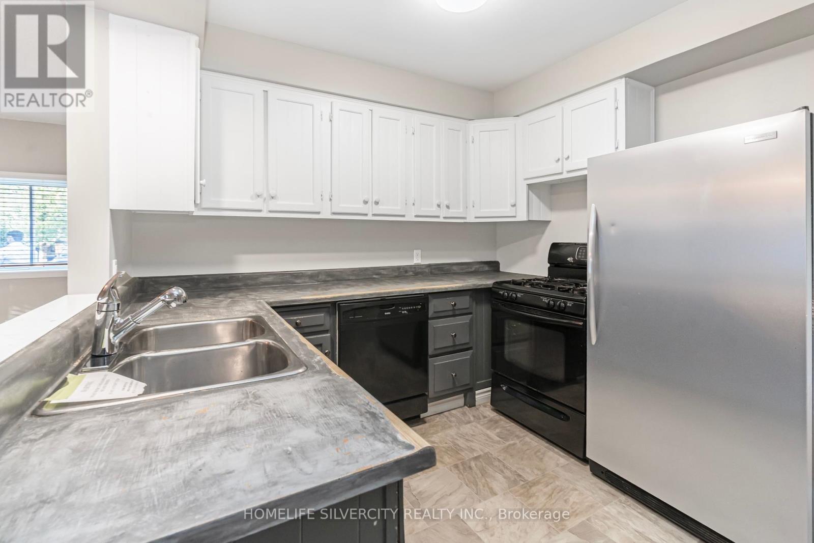 Photo 39 of 35 Lynn Park Avenue, Norfolk ON