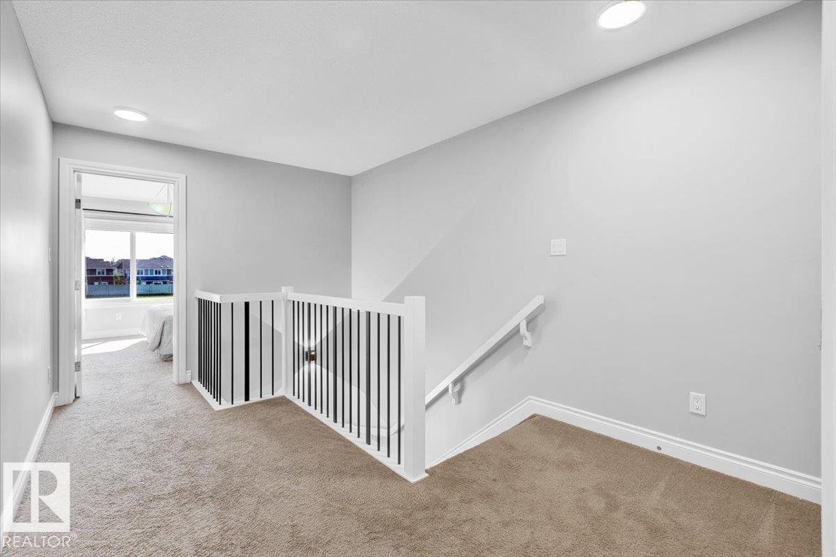 Photo 14 of 7273 Armour Cr Sw, Edmonton AB
