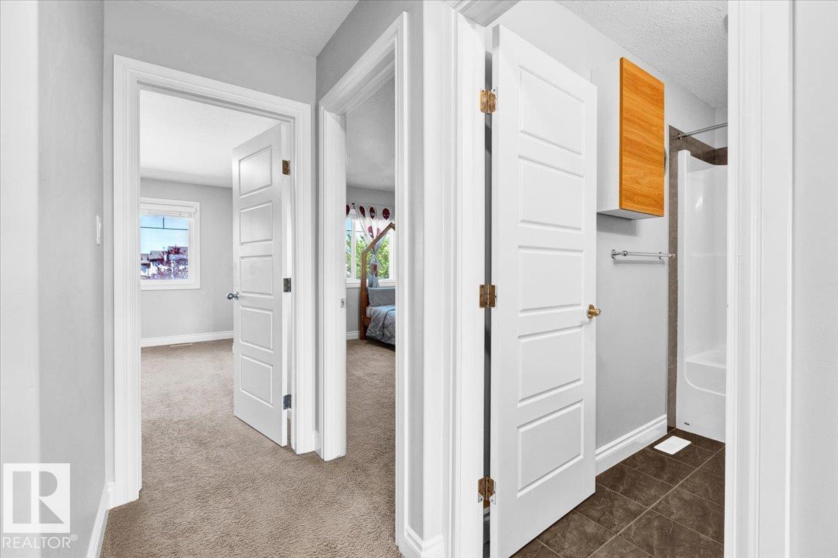 Photo 20 of 7273 Armour Cr Sw, Edmonton AB