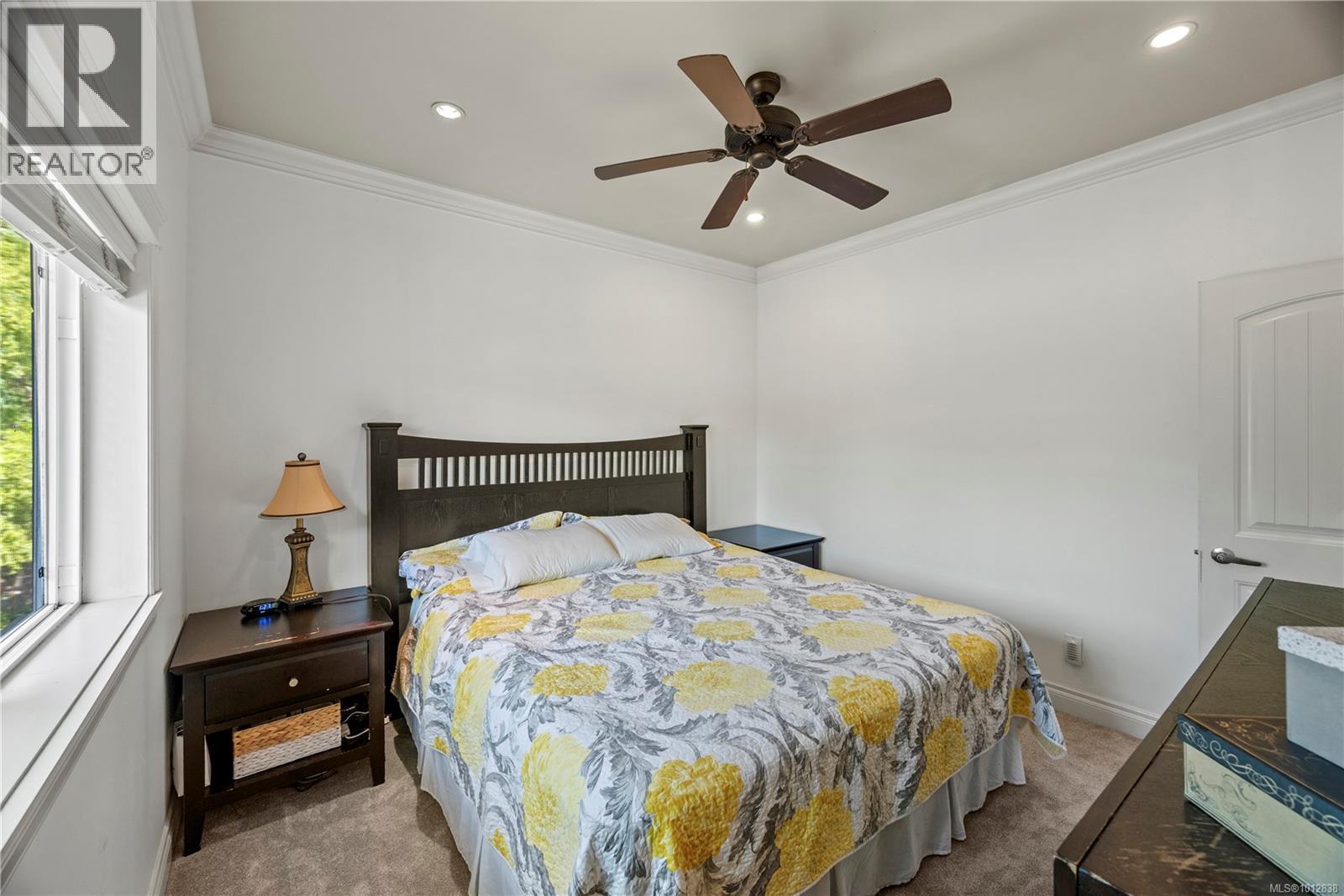 Photo 12 of 3708 Tillicum Rd, Saanich BC