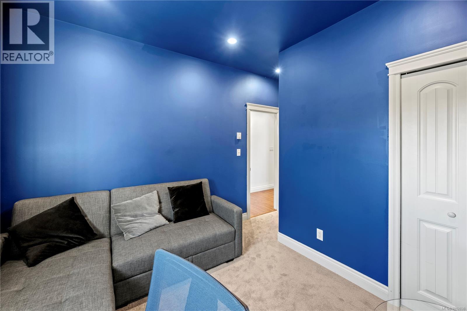 Photo 16 of 3708 Tillicum Rd, Saanich BC