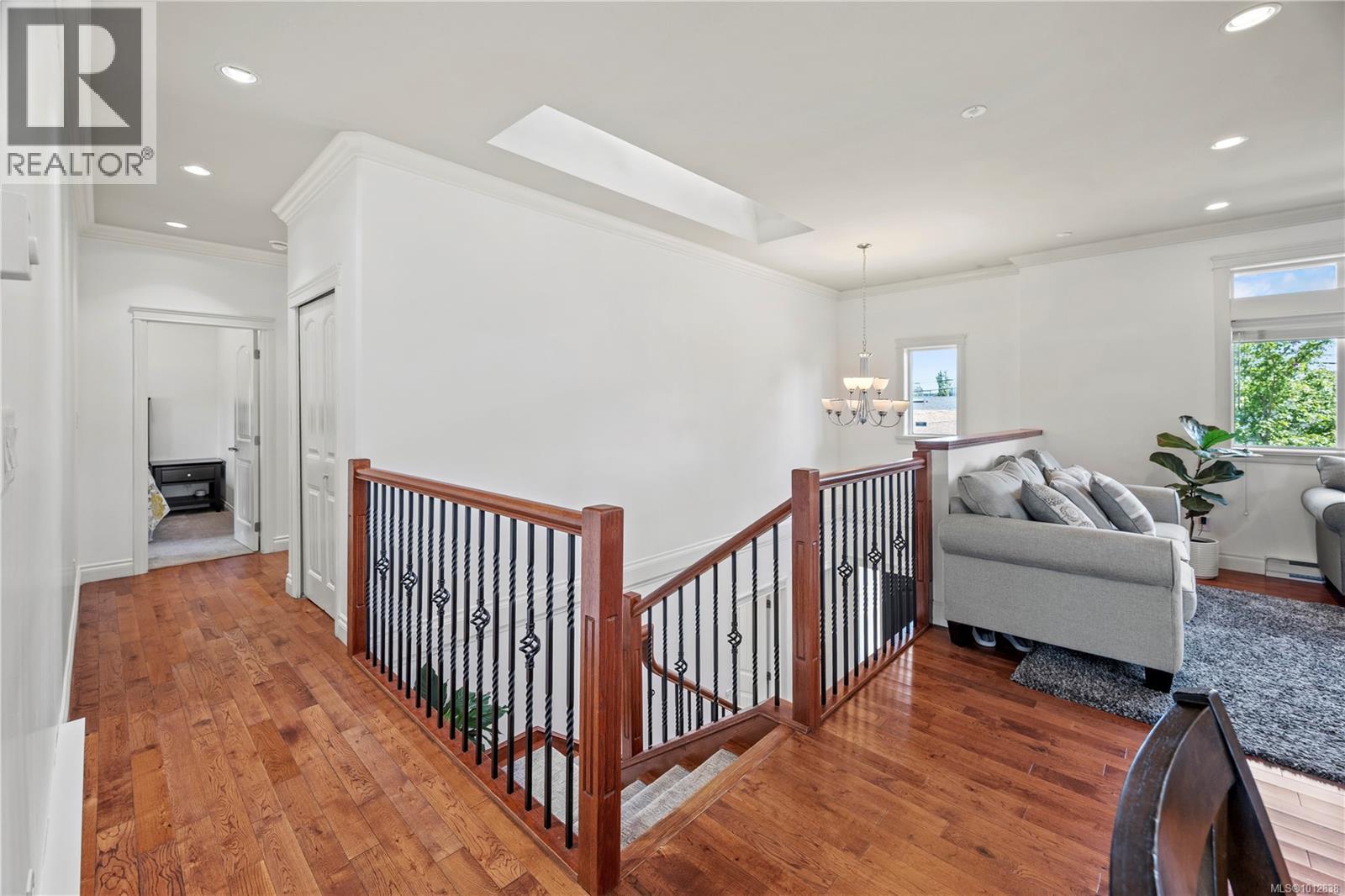Photo 18 of 3708 Tillicum Rd, Saanich BC
