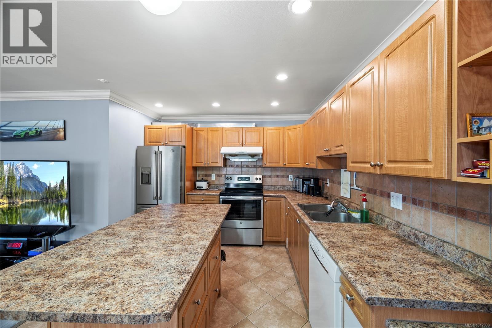 Photo 22 of 3708 Tillicum Rd, Saanich BC