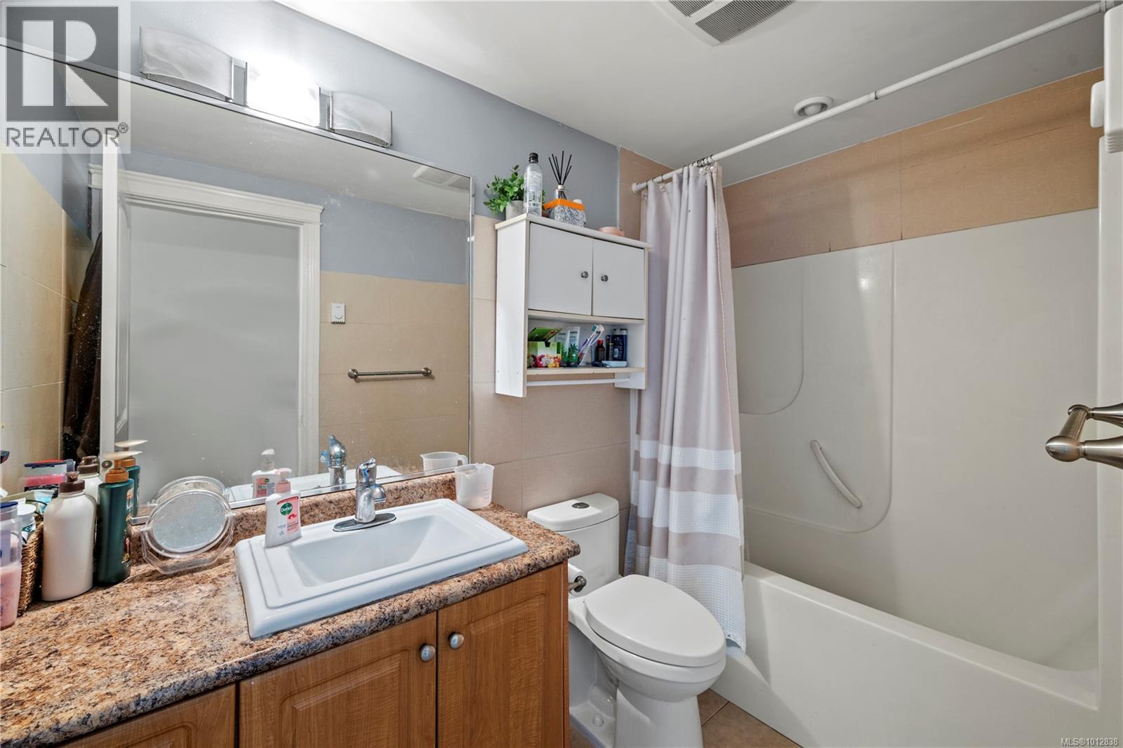 Photo 24 of 3708 Tillicum Rd, Saanich BC