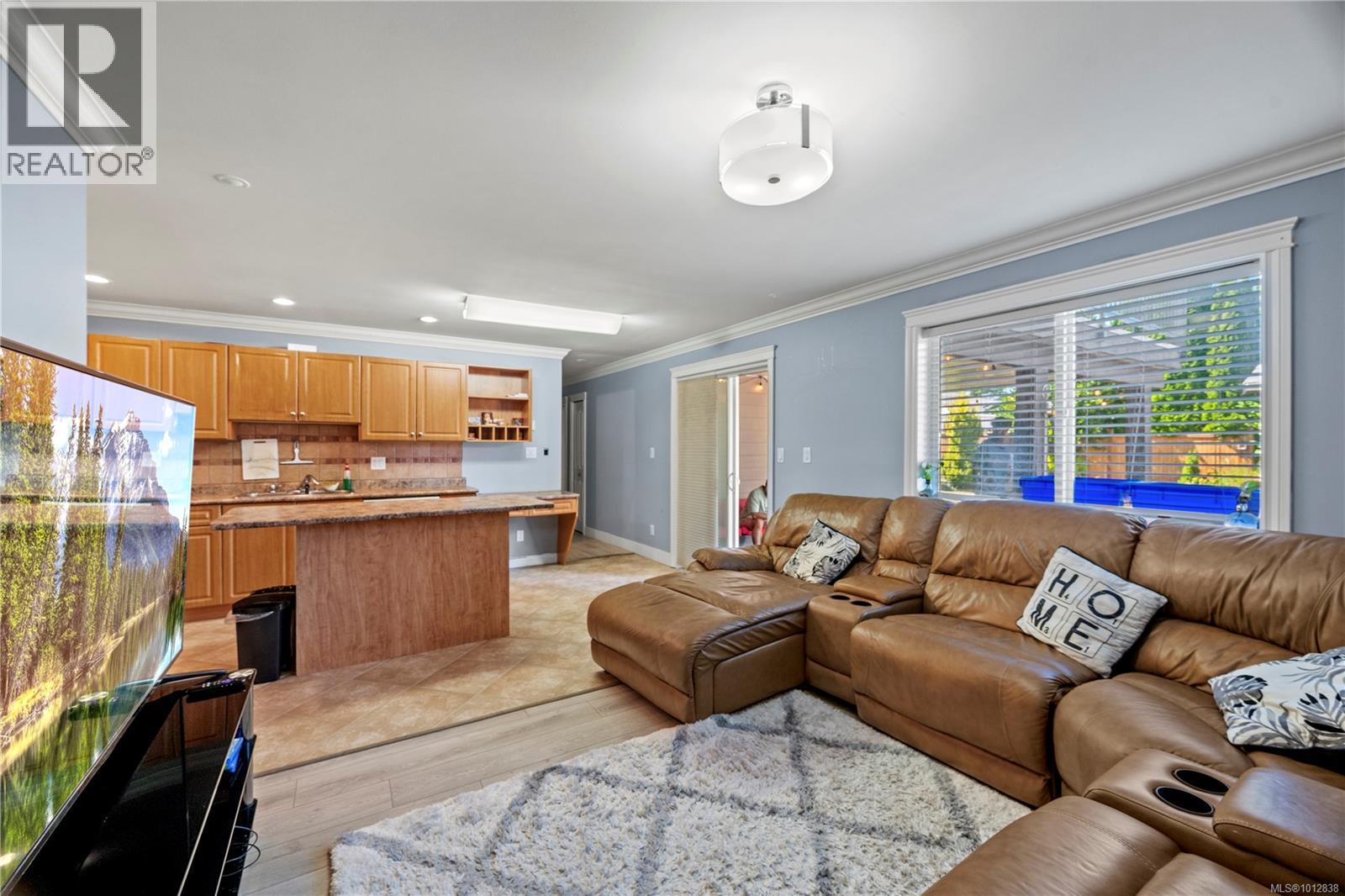 Photo 27 of 3708 Tillicum Rd, Saanich BC