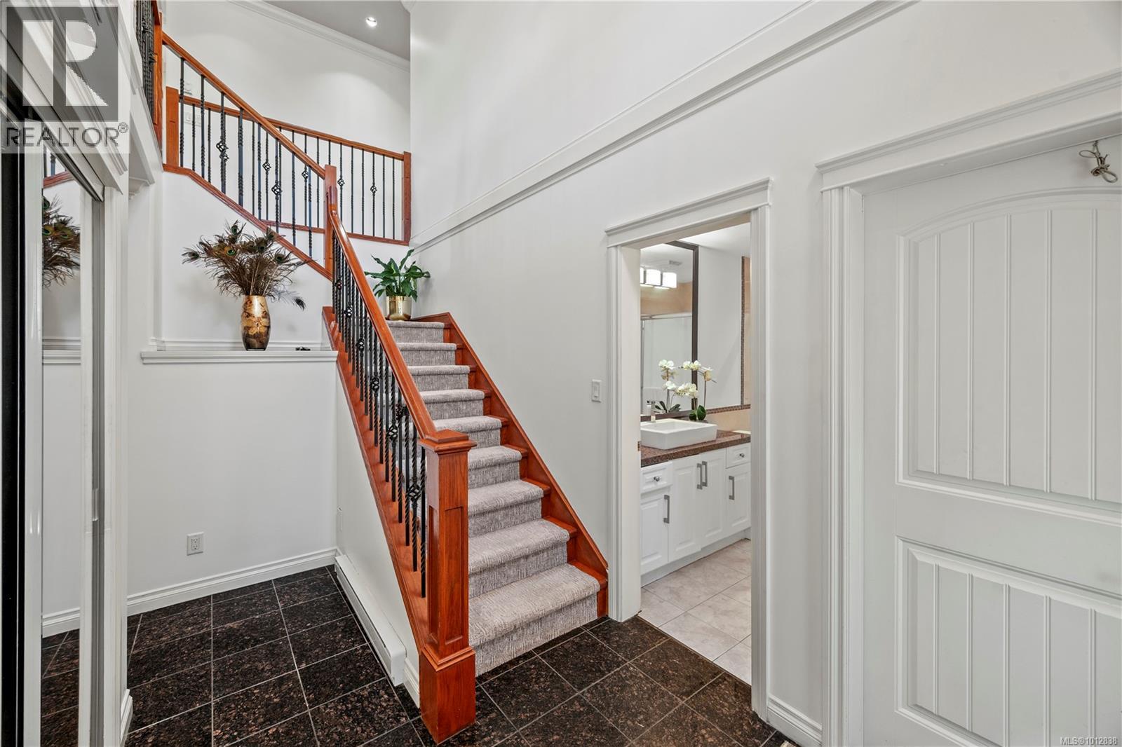 Photo 3 of 3708 Tillicum Rd, Saanich BC