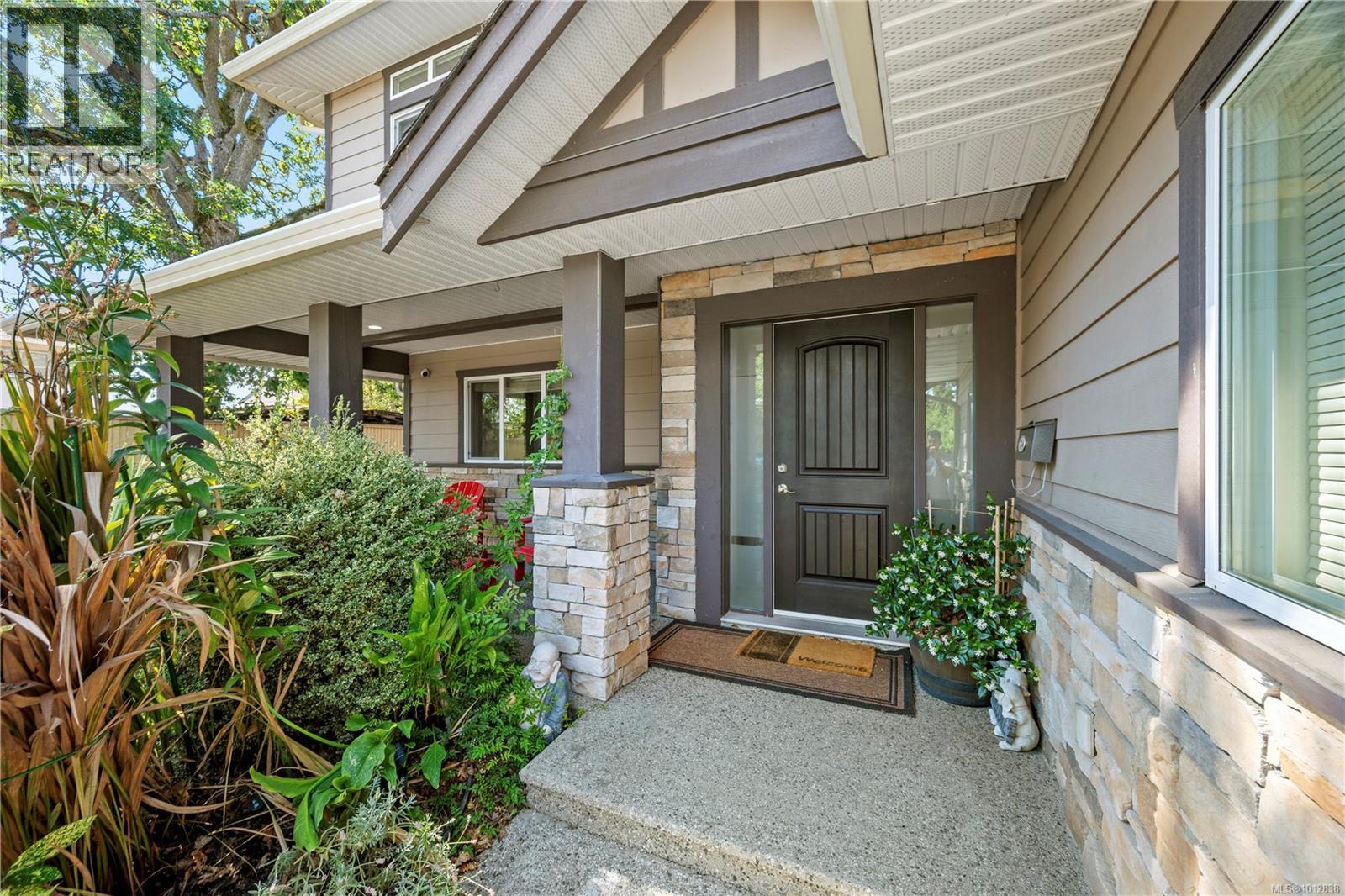 Photo 31 of 3708 Tillicum Rd, Saanich BC