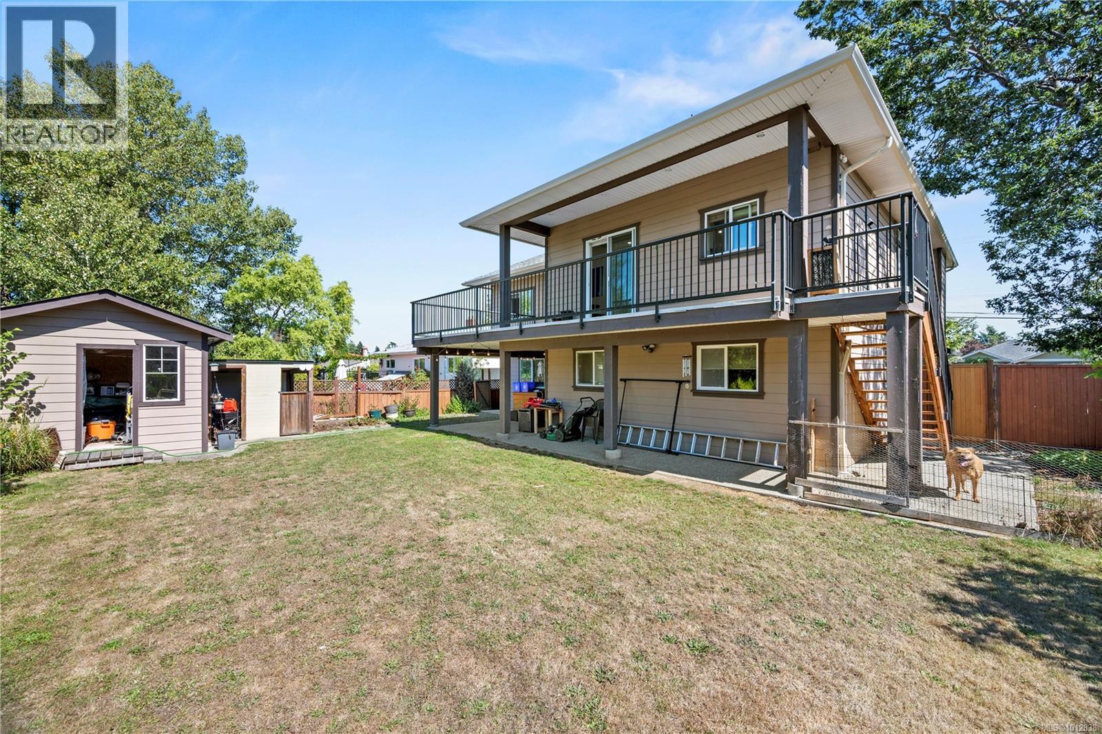 Photo 33 of 3708 Tillicum Rd, Saanich BC
