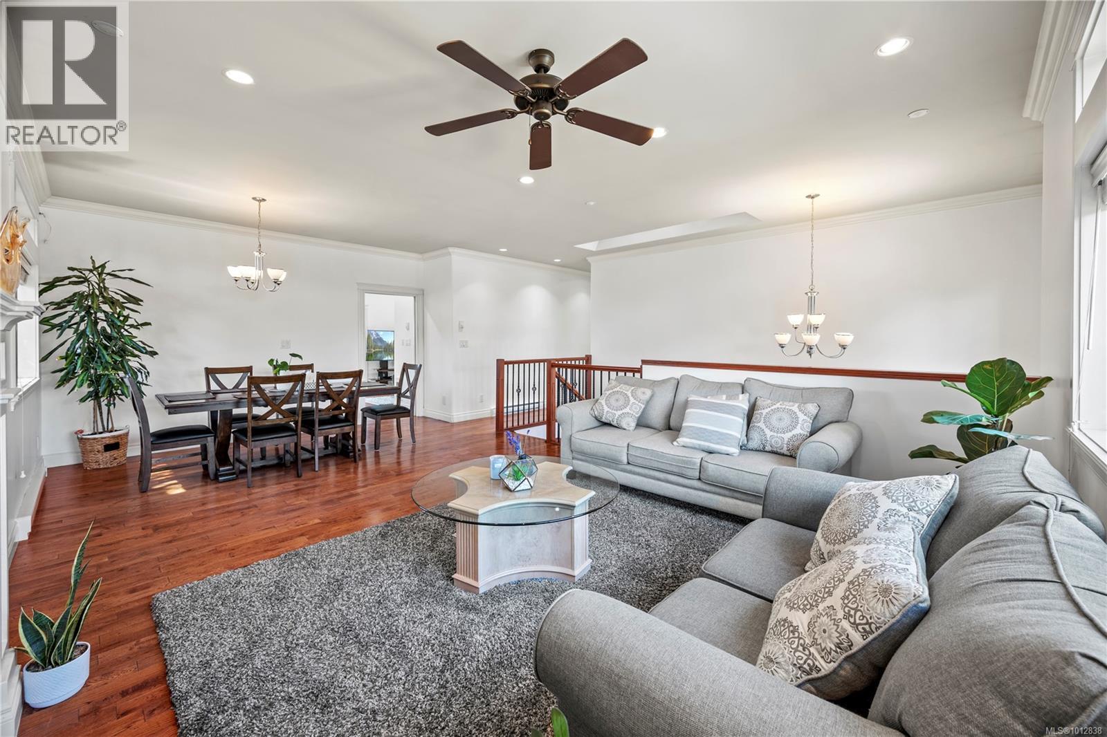 Photo 4 of 3708 Tillicum Rd, Saanich BC