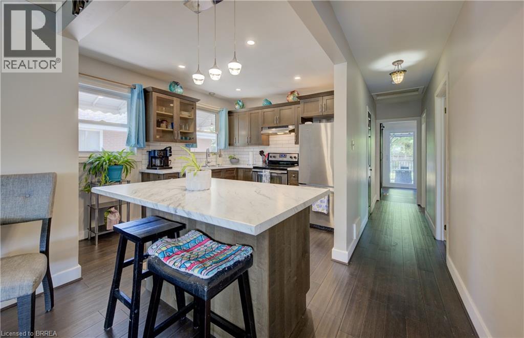Photo 10 of 81 Strathcona Avenue, Brantford ON