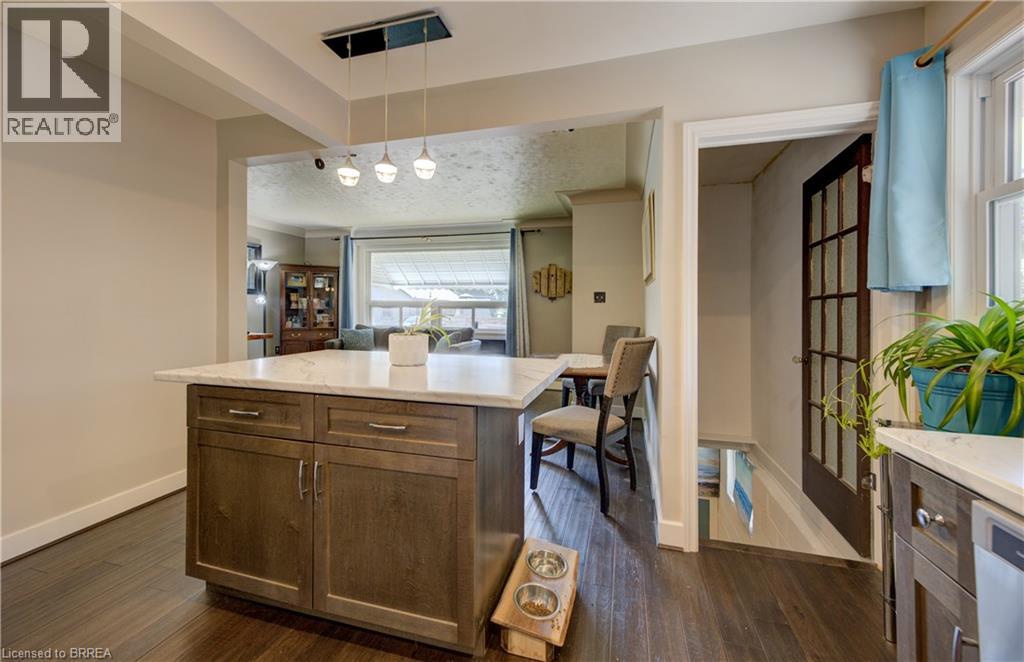 Photo 14 of 81 Strathcona Avenue, Brantford ON