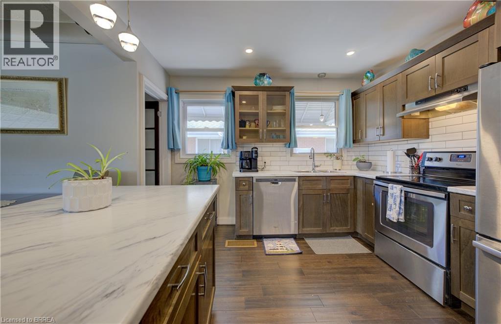 Photo 13 of 81 Strathcona Avenue, Brantford ON