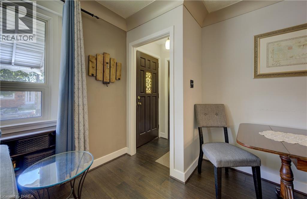 Photo 4 of 81 Strathcona Avenue, Brantford ON