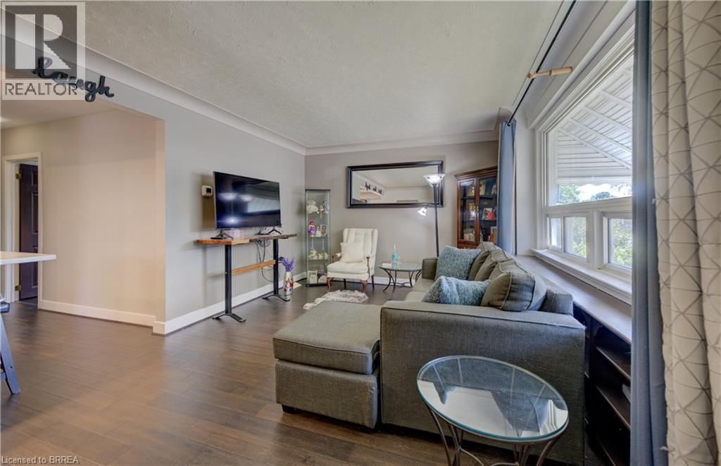 Photo 7 of 81 Strathcona Avenue, Brantford ON