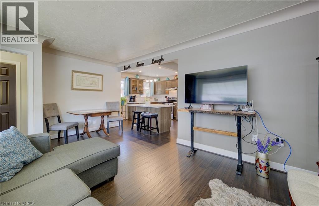 Photo 8 of 81 Strathcona Avenue, Brantford ON