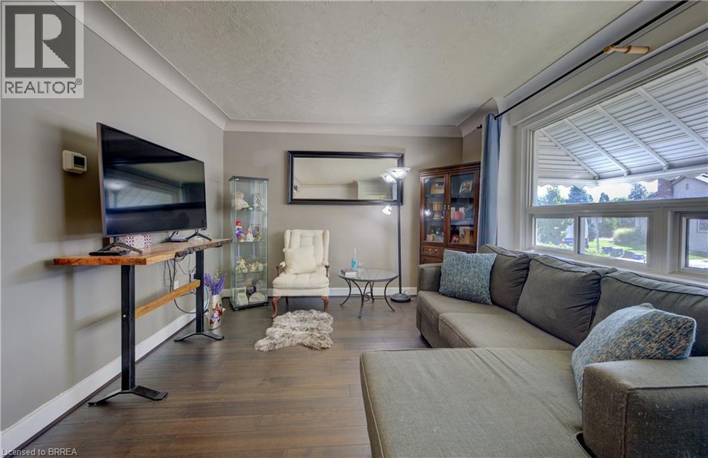 Photo 6 of 81 Strathcona Avenue, Brantford ON