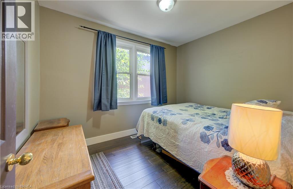 Photo 16 of 81 Strathcona Avenue, Brantford ON