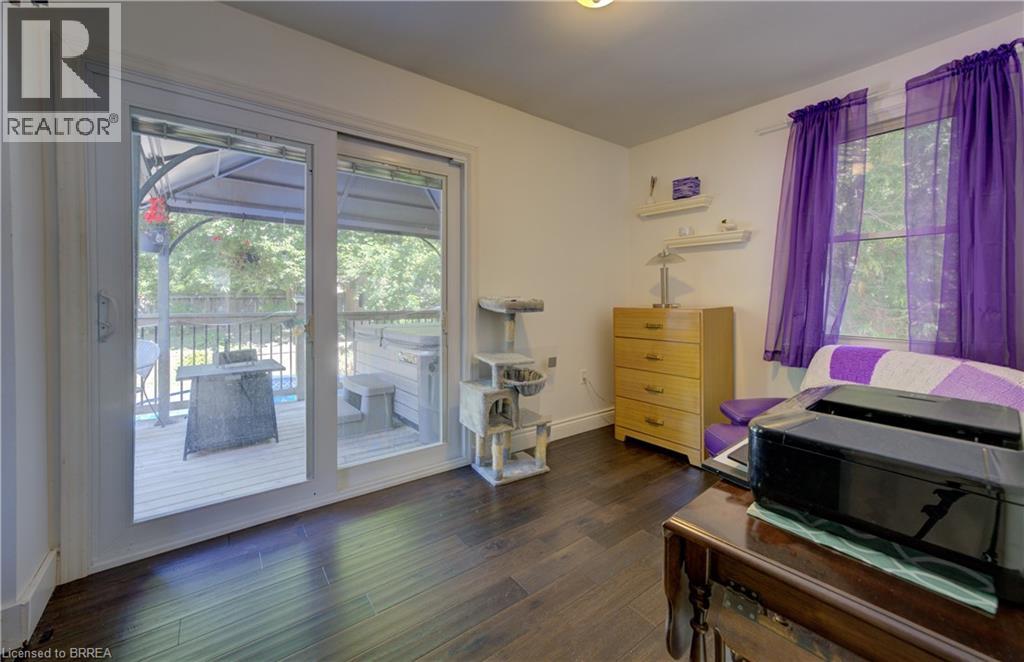 Photo 19 of 81 Strathcona Avenue, Brantford ON