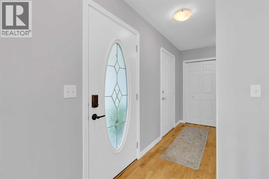 Photo 4 of 74 Perry Drive, Sylvan Lake AB