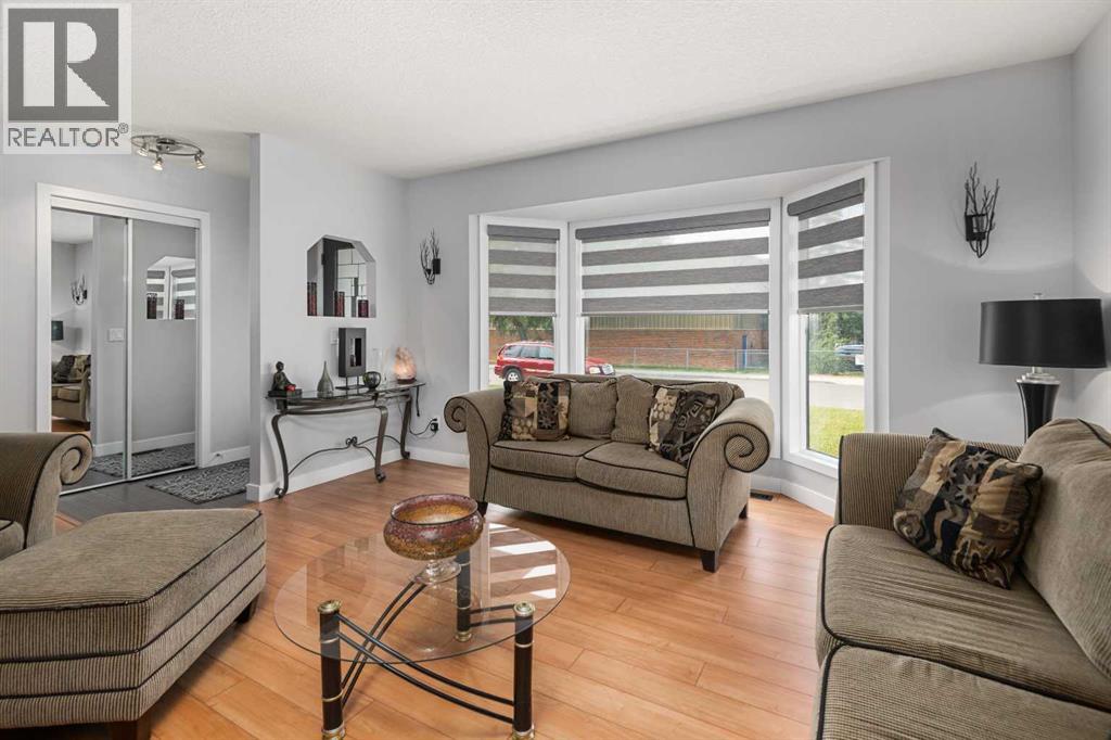 Photo 6 of 156 Rundlehill Drive Ne, Calgary AB