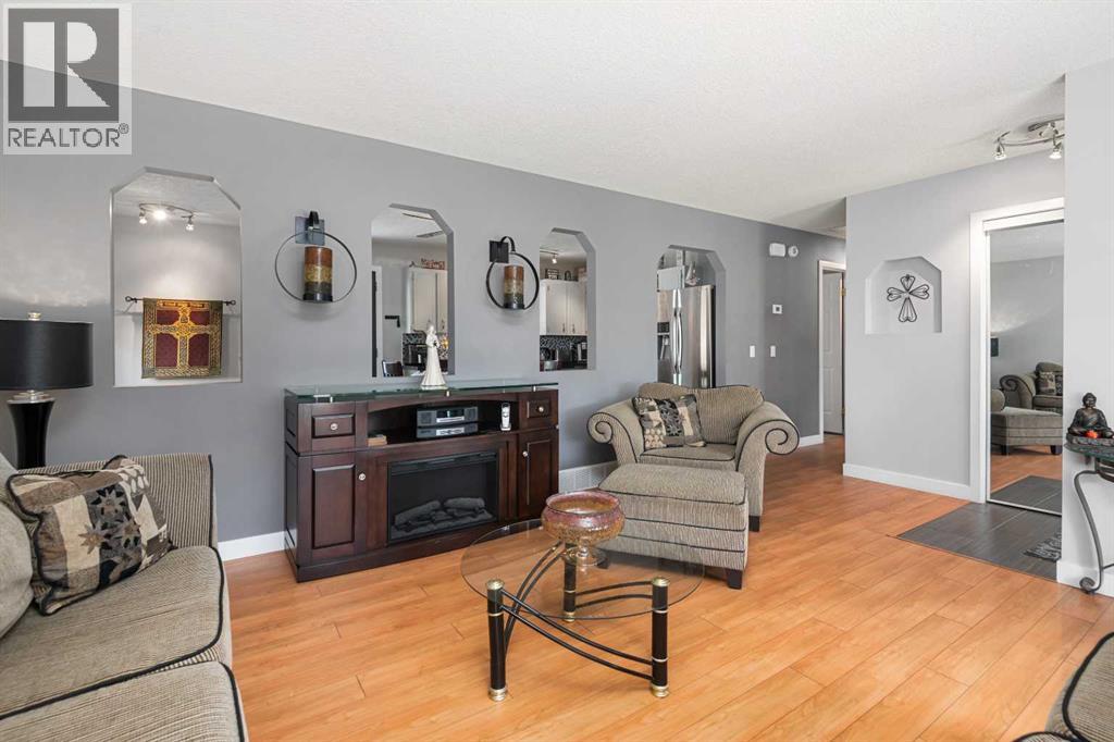 Photo 5 of 156 Rundlehill Drive Ne, Calgary AB