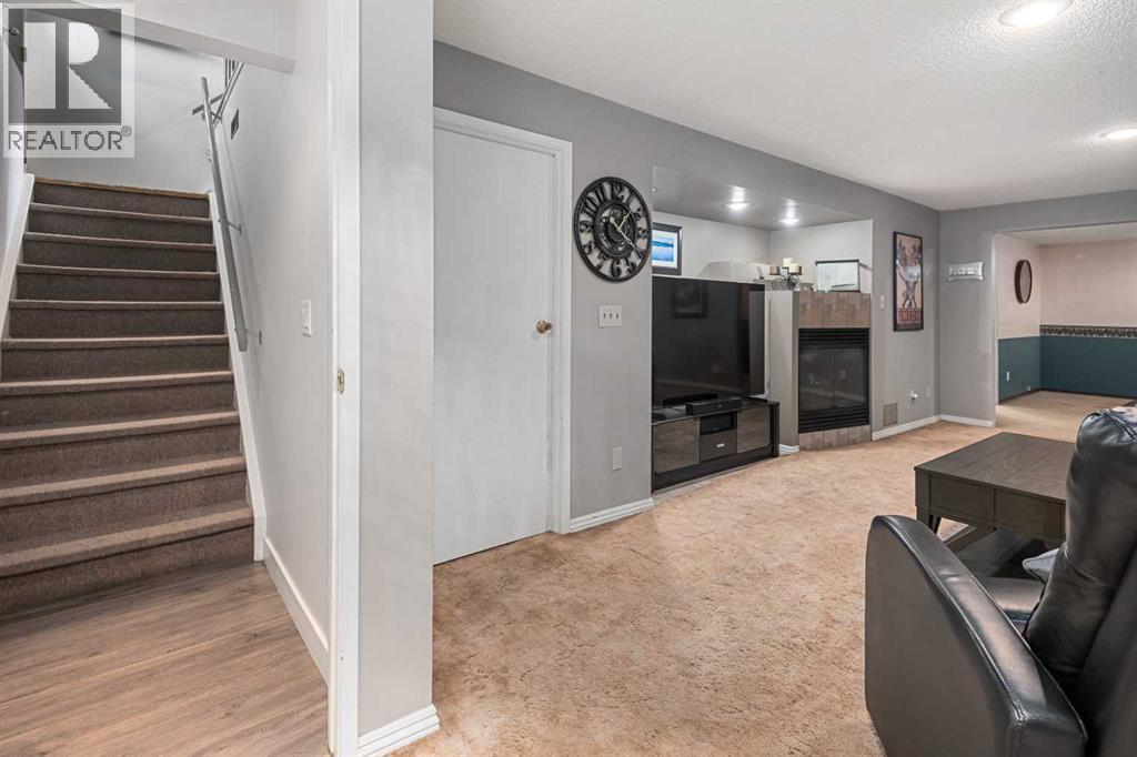 Photo 21 of 156 Rundlehill Drive Ne, Calgary AB