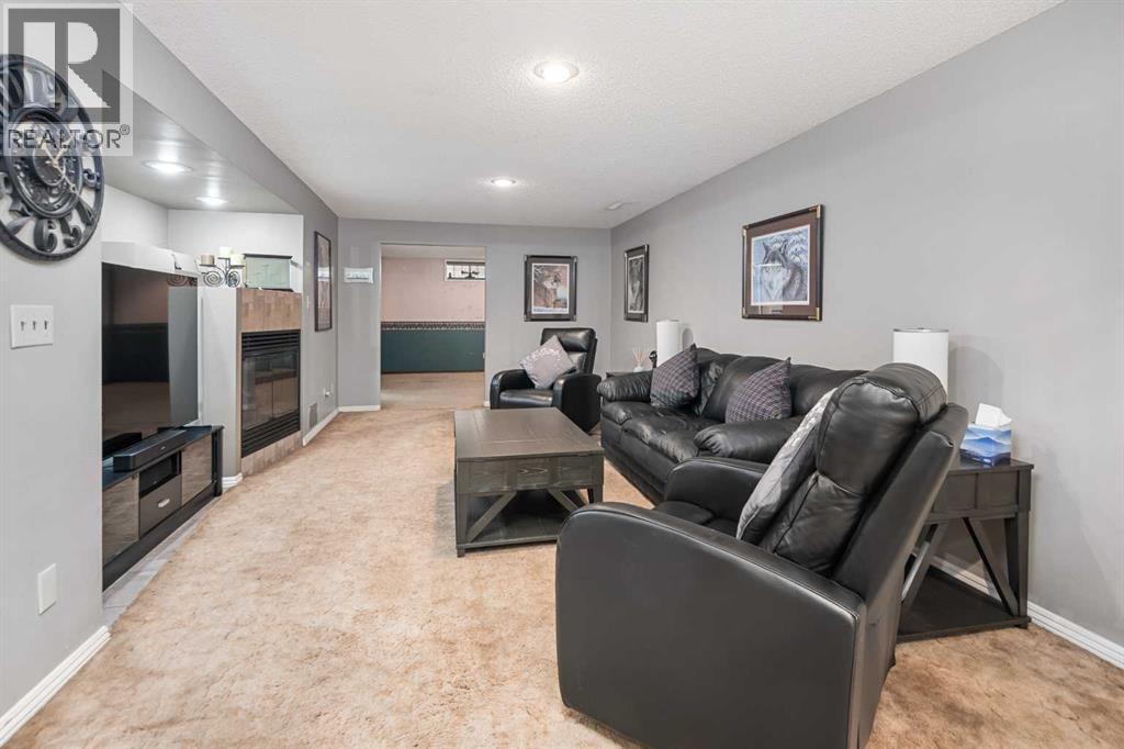 Photo 22 of 156 Rundlehill Drive Ne, Calgary AB