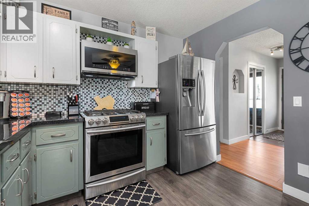 Photo 11 of 156 Rundlehill Drive Ne, Calgary AB