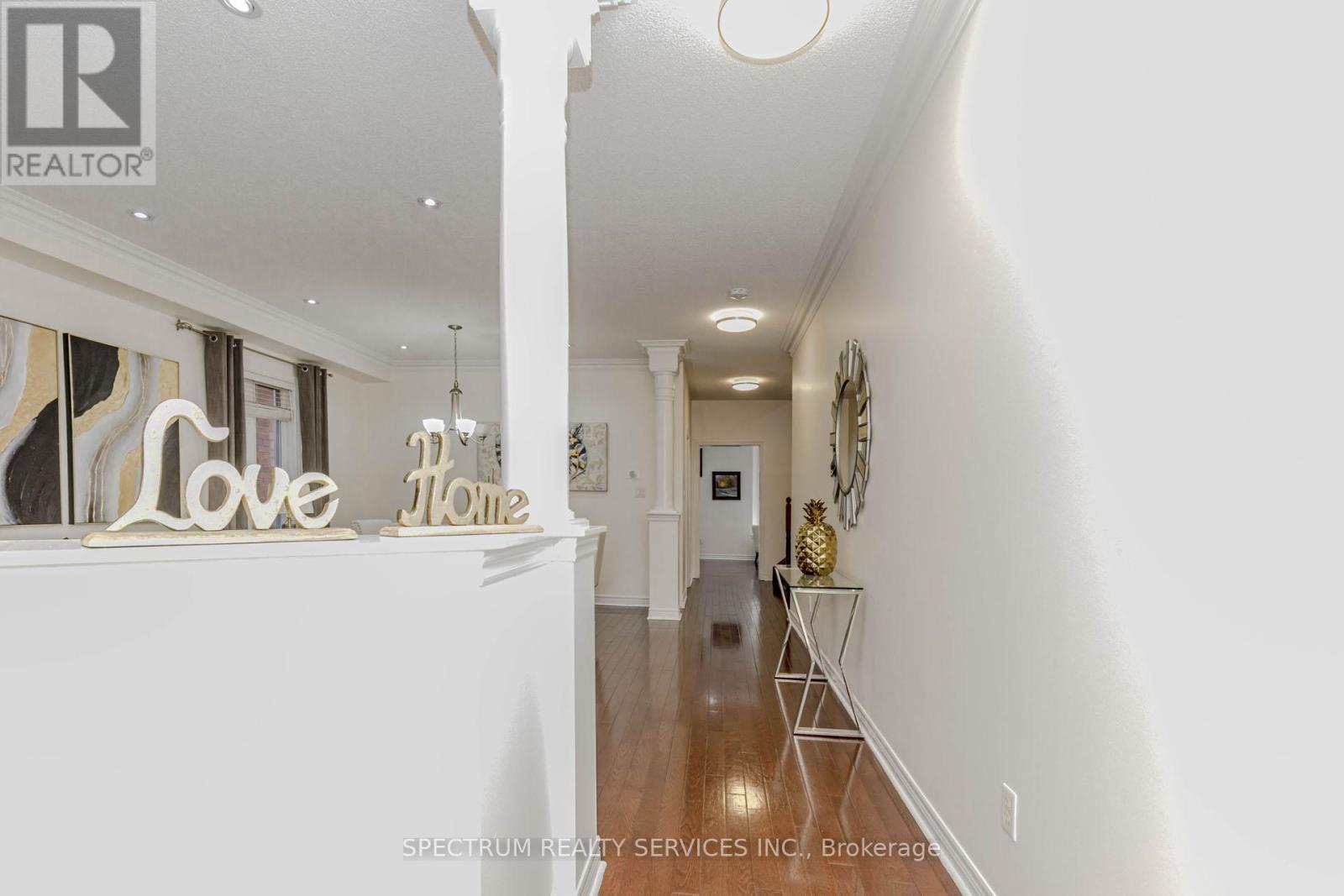 Photo 3 of 22 Ungava Bay Road, Brampton ON