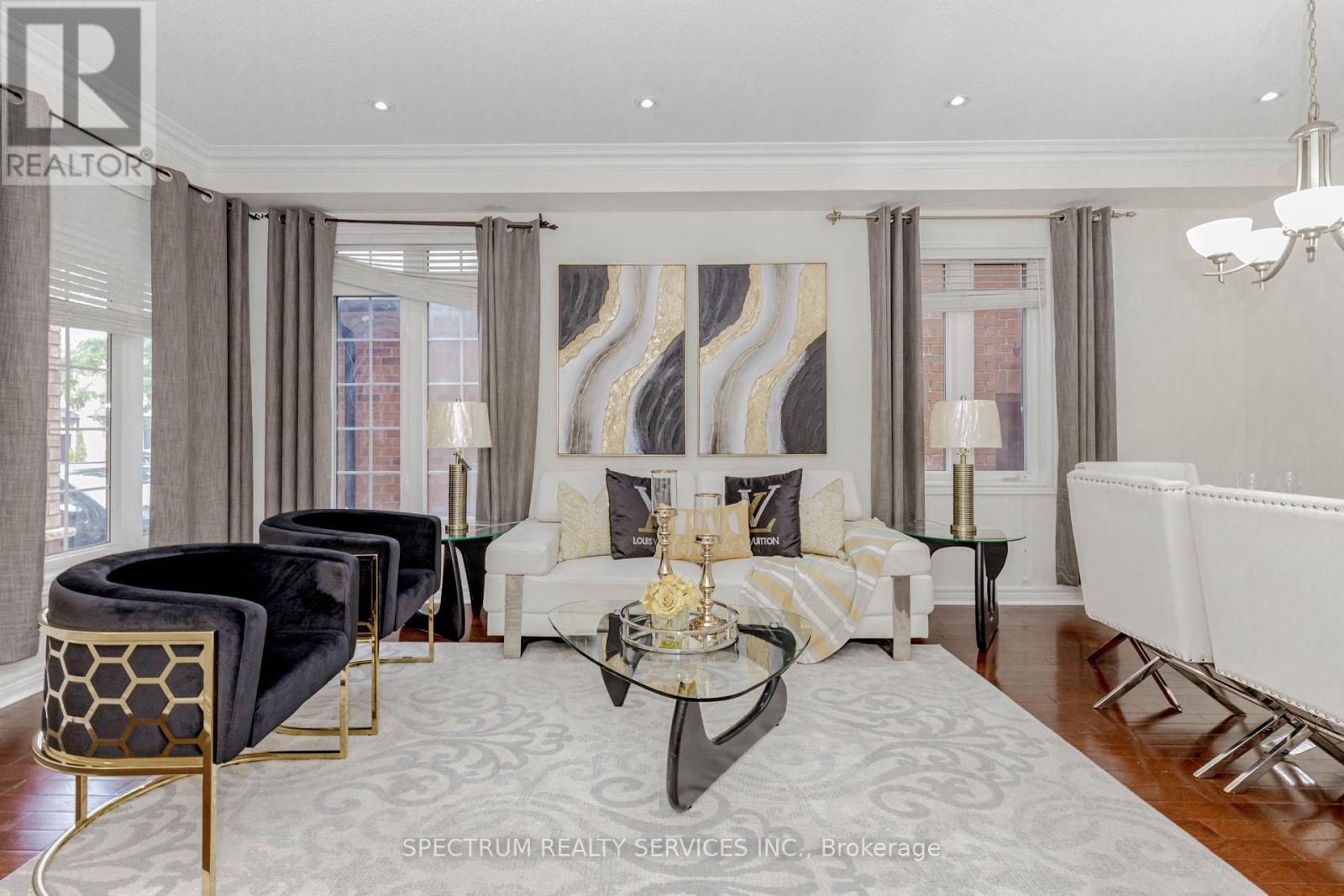 Photo 7 of 22 Ungava Bay Road, Brampton ON