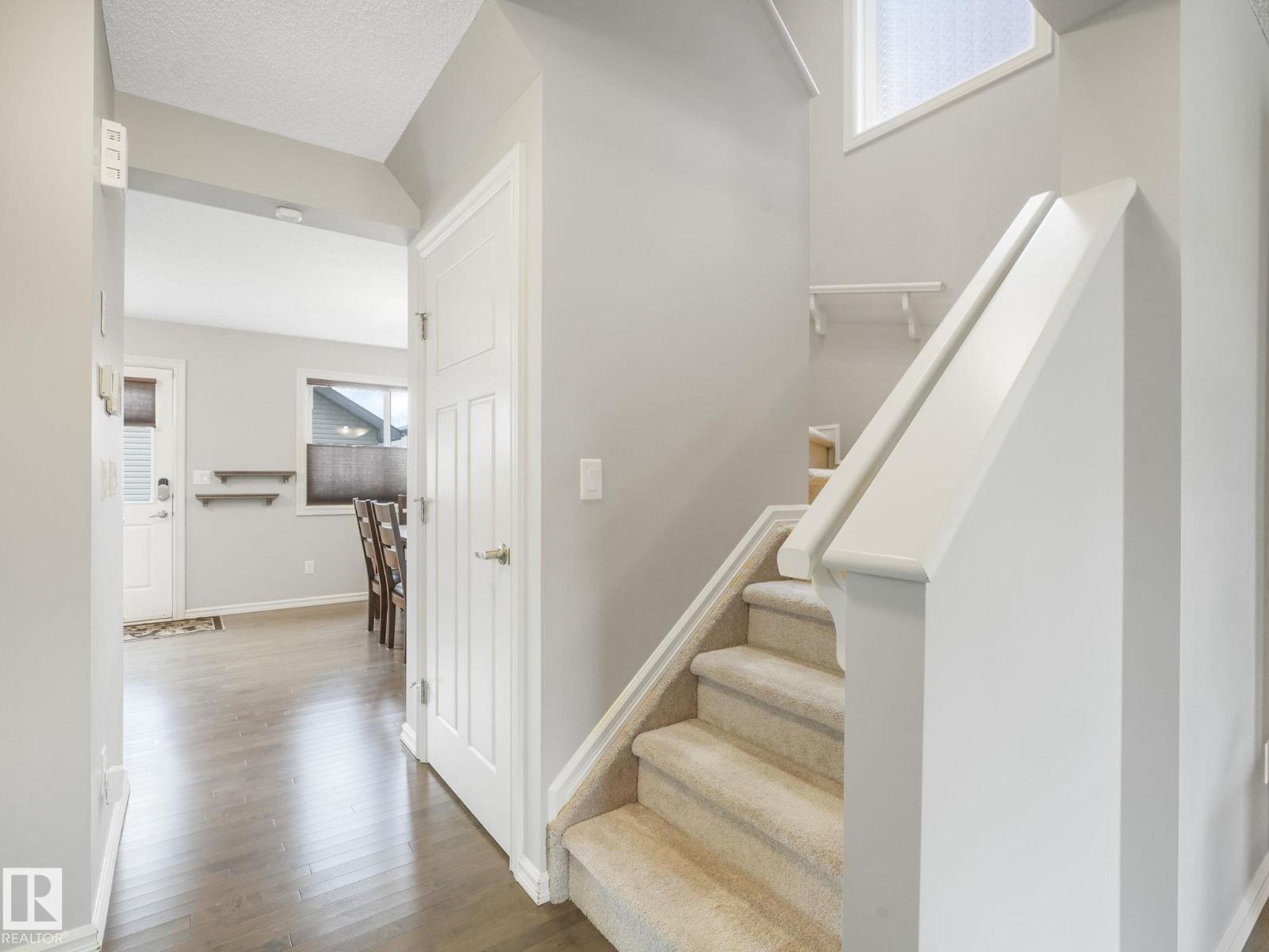 Photo 10 of 821 36 A Av Nw, Edmonton AB