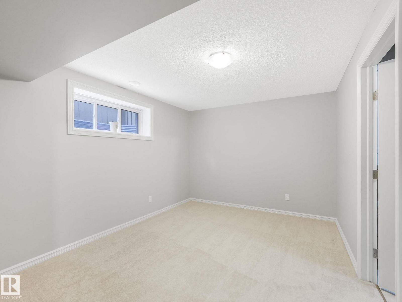 Photo 36 of 821 36 A Av Nw, Edmonton AB