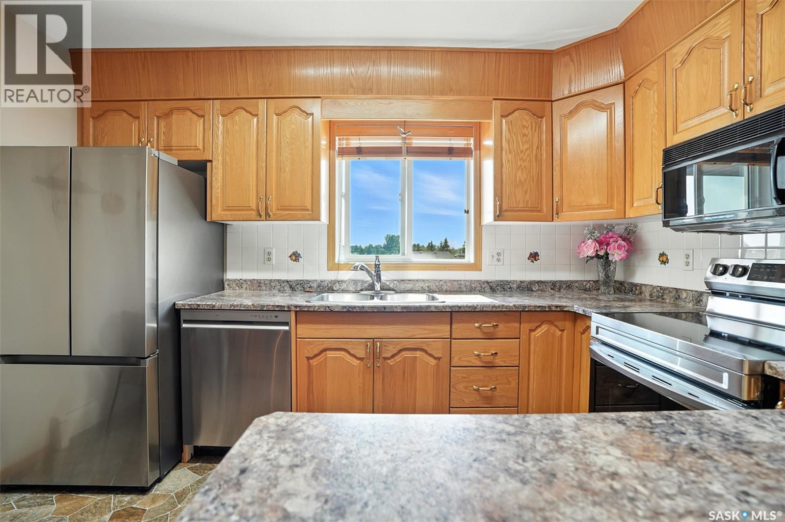 Photo 3 of 307 103 Keevil Crescent, Saskatoon SK