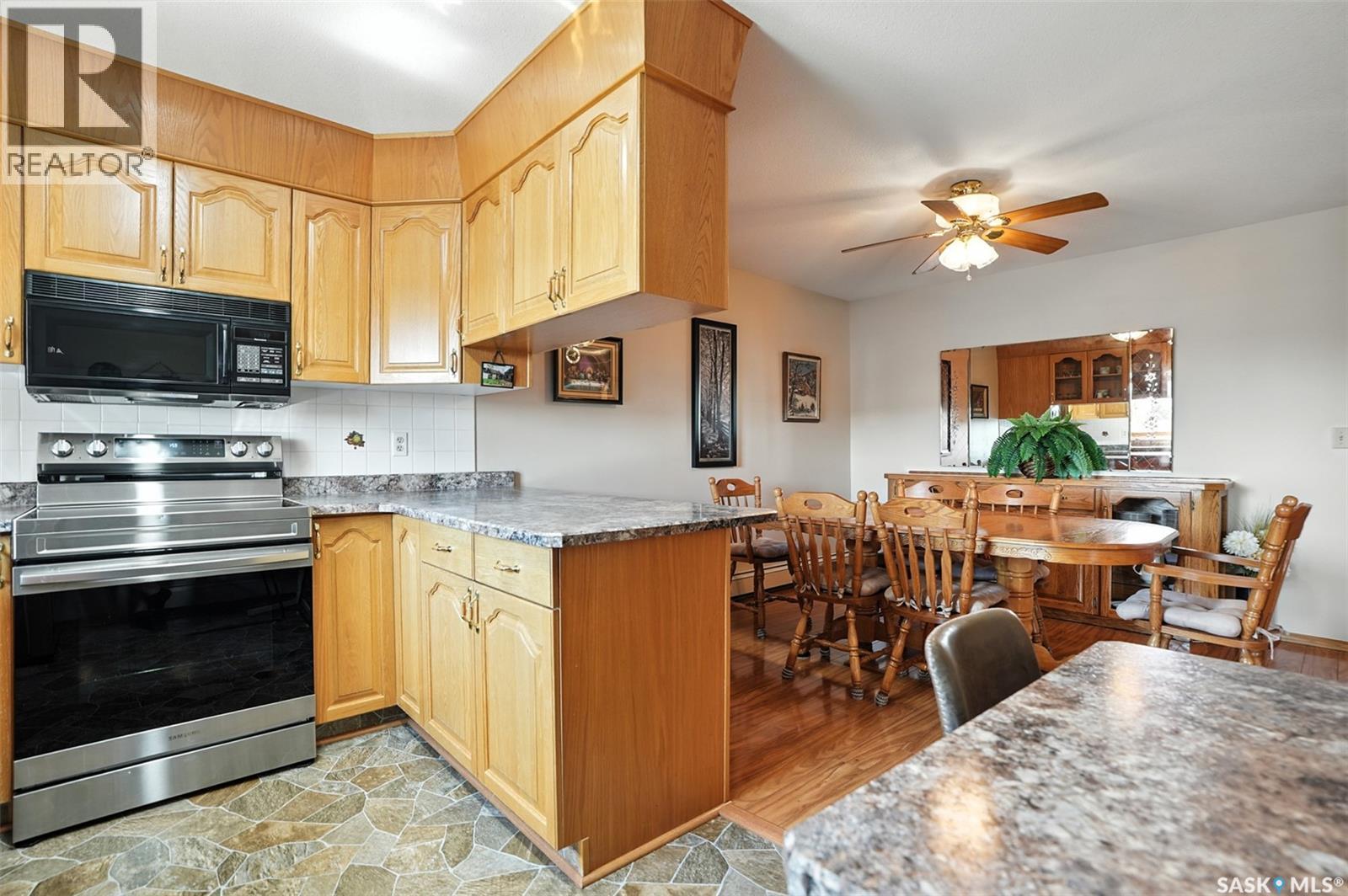 Photo 4 of 307 103 Keevil Crescent, Saskatoon SK